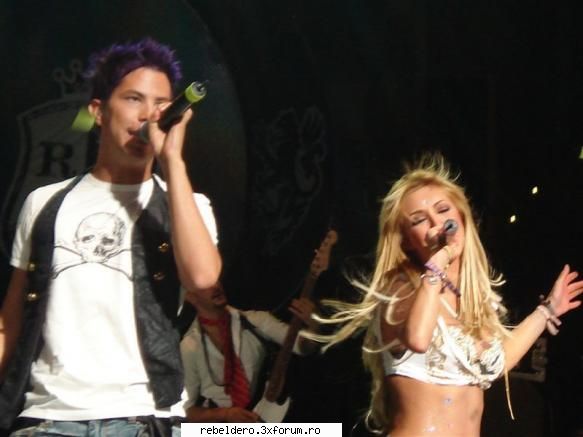 :wink2: anahi & 4