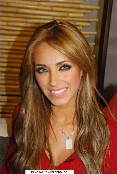 **PoZe** - mady_anny_anahi - Anahi