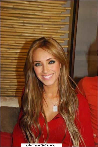 **PoZe** - mady_anny_anahi - Anahi