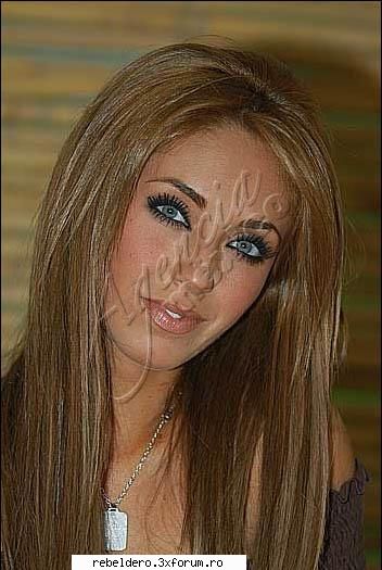 **PoZe** - mady_anny_anahi - Anahi