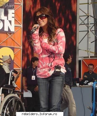 **PoZe** - miacolucci_barbiegirl2007 - Anahi
