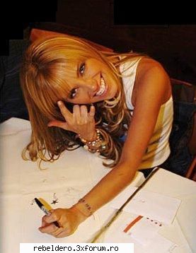 **PoZe** - anahi_christian - Anahi