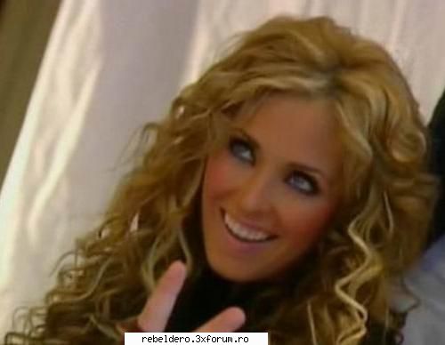 **PoZe** - Lovely Princess - Anahi